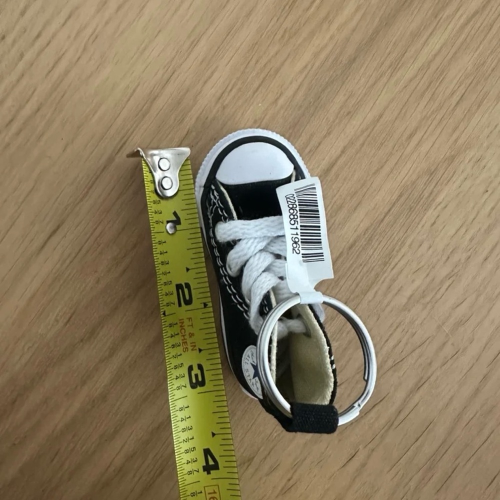 Converse Chuck Taylor All Star Keychain - Picture 4 of 6